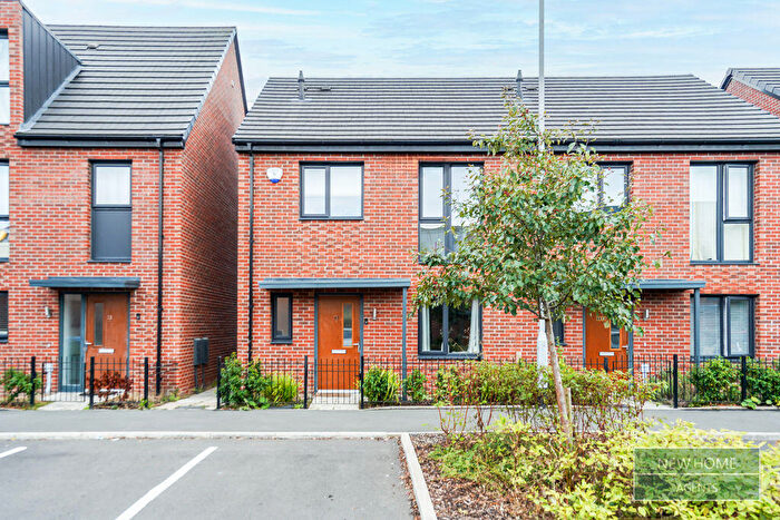 3 Bedroom Semi-Detached House For Sale In Amersham Street, Salford, M5