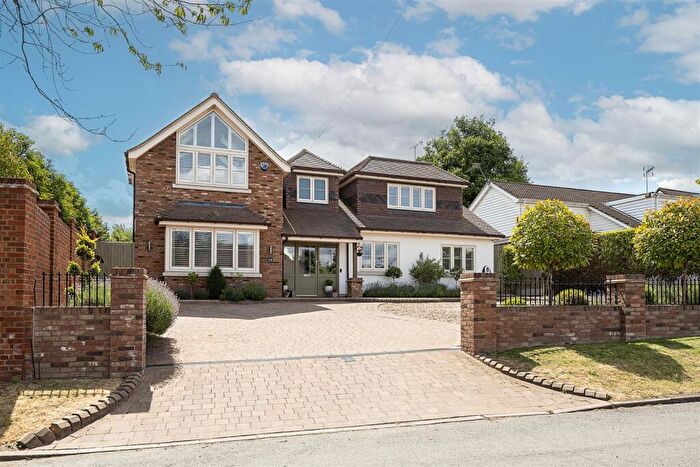 5 Bedroom Detached House For Sale In Townsend Lane, Harpenden, AL5