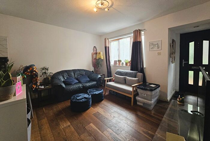 1 Bedroom End Of Terrace House To Rent In Rotherwood Close, London, SW20