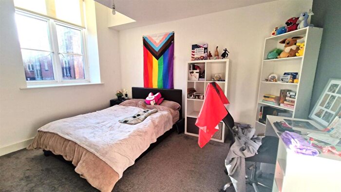 3 Bedroom Flat To Rent In Winker Green Mills, Stanningley Road Armley, Leeds, LS12