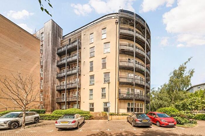 1 Bedroom Flat To Rent In Lanadron Close, Isleworth, TW7