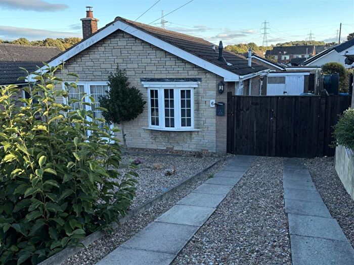 2 Bedroom Bungalow To Rent In Pindale Avenue, Inkersall, Chesterfield, S43