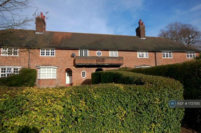 3 Bedroom Flat To Rent In Hampstead Garden Suburb, London, NW11