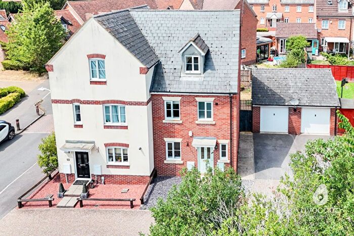 3 Bedroom Semi-Detached House For Sale In Gloucester Avenue, Shinfield, RG2