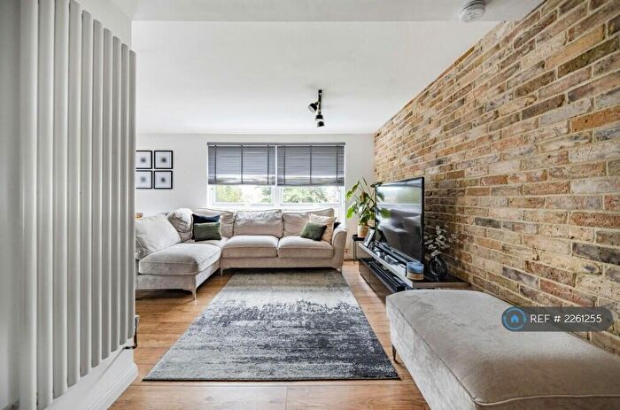 2 Bedroom Flat To Rent In Bramley Hill, South Croydon, CR2