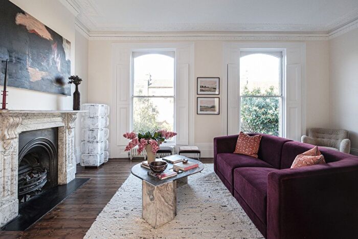 6 Bedroom Semi-Detached House For Sale In Highbury Hill, London, N5