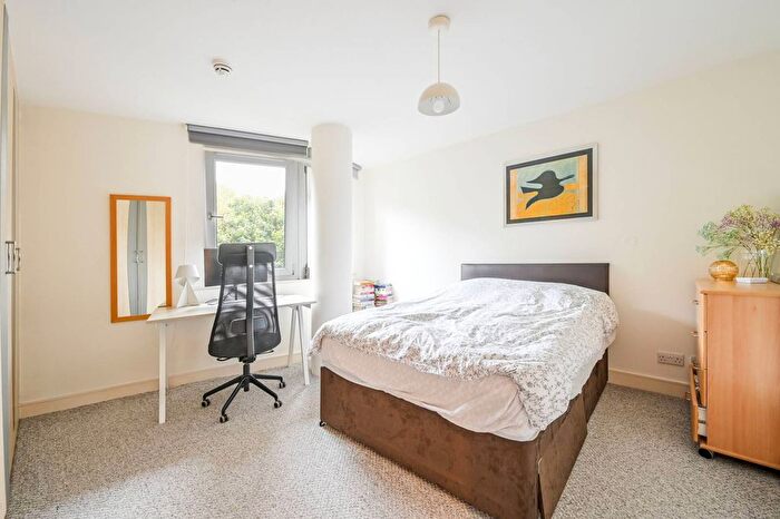1 Bedroom Flat For Sale In New Atlas Wharf, Docklands, London, E14
