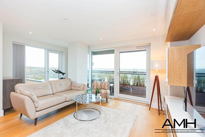 2 Bedroom Flat To Rent In Acton Walk, London, N20