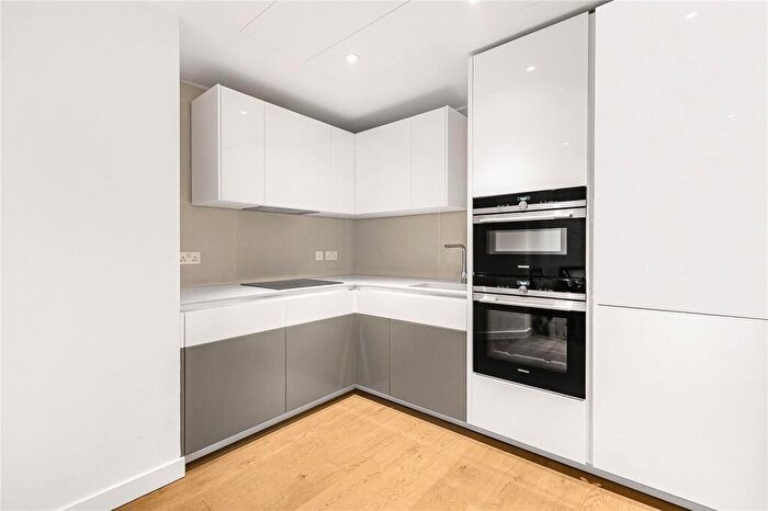 Studio To Rent In Electric Boulevard, London, SW11