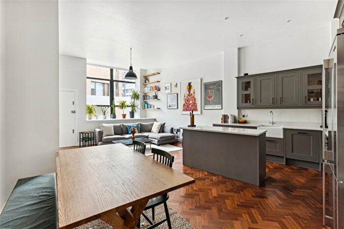 2 Bedroom Flat To Rent In Featherstone Street, Clerkenwell, EC1Y