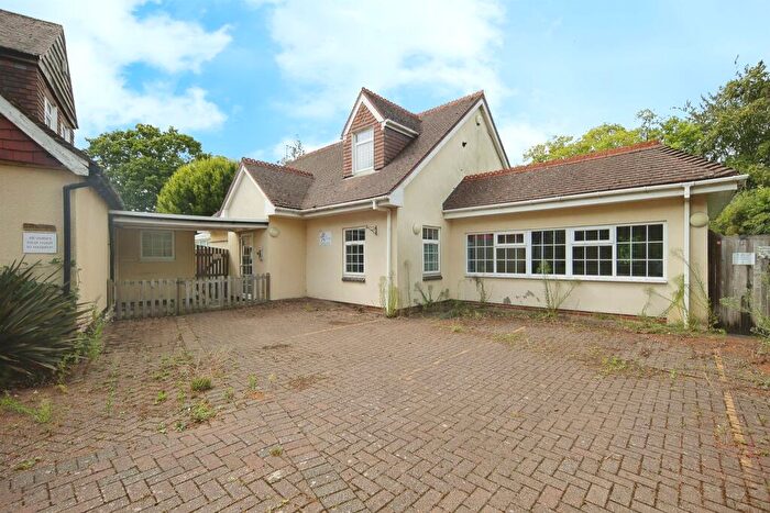 3 Bedroom Detached House For Sale In Kenilworth Road, Balsall Common, Coventry, CV7