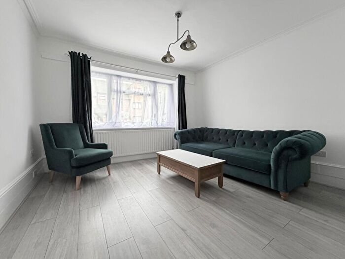 4 Bedroom Terraced House To Rent In Avenue Road London, N15