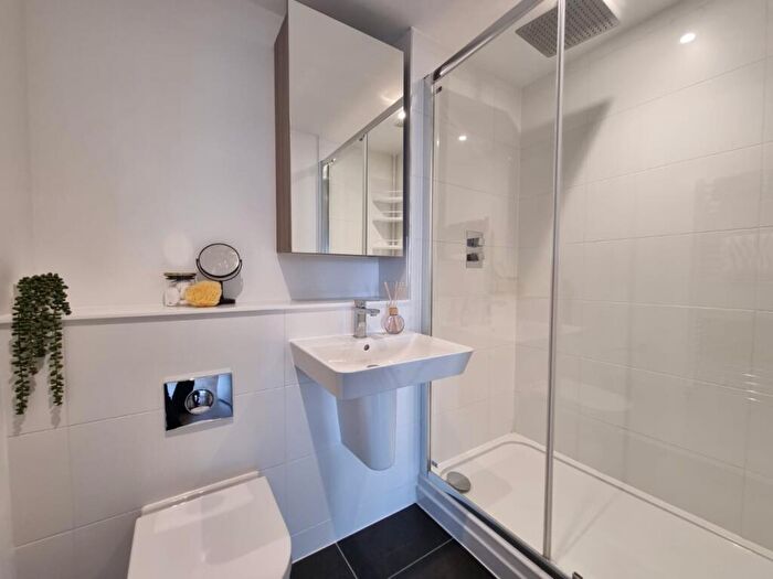 2 Bedroom Flat To Rent In Castle Street, Bristol, BS2