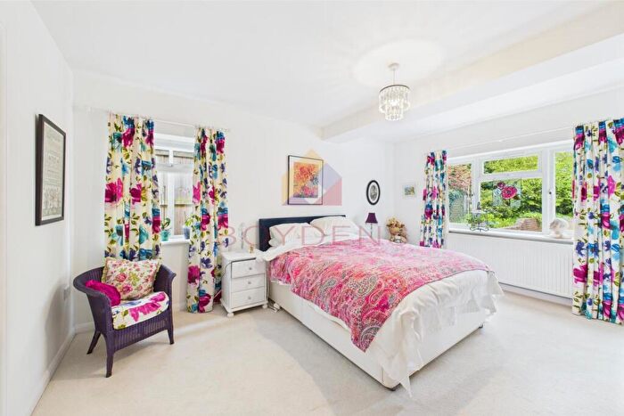 4 Bedroom Detached House For Sale In Glen Avenue, Colchester, CO3