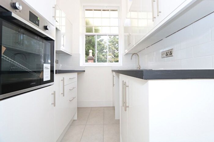 1 Bedroom Flat To Rent In Crown Road North, Glasgow, G12