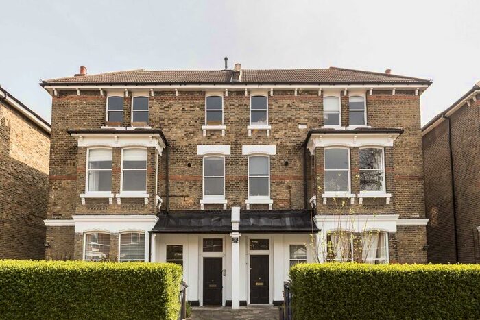 2 Bedroom Flat To Rent In Cumberland Park, London, W3