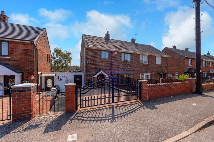 3 Bedroom Semi-Detached House For Sale In Laxton Road, Barnsley, S71
