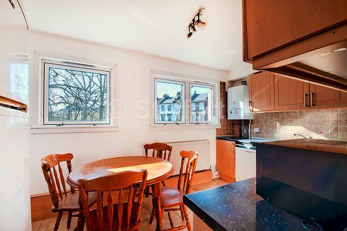 4 Bedroom Flat To Rent In Swainson House, Hornsey Road, London, N7