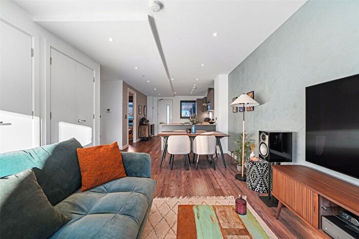 2 Bedroom Flat For Sale In Curie House, Wallis Road, London, E9