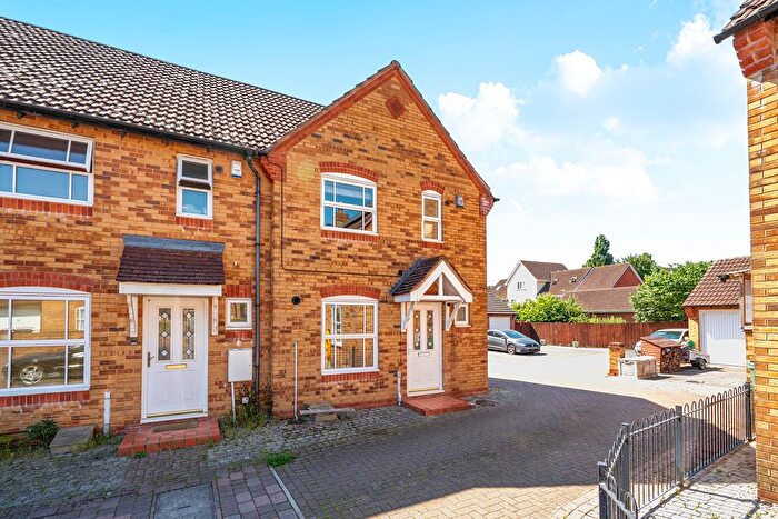 3 Bedroom End Of Terrace House For Sale In Waterleaze, Taunton, TA2
