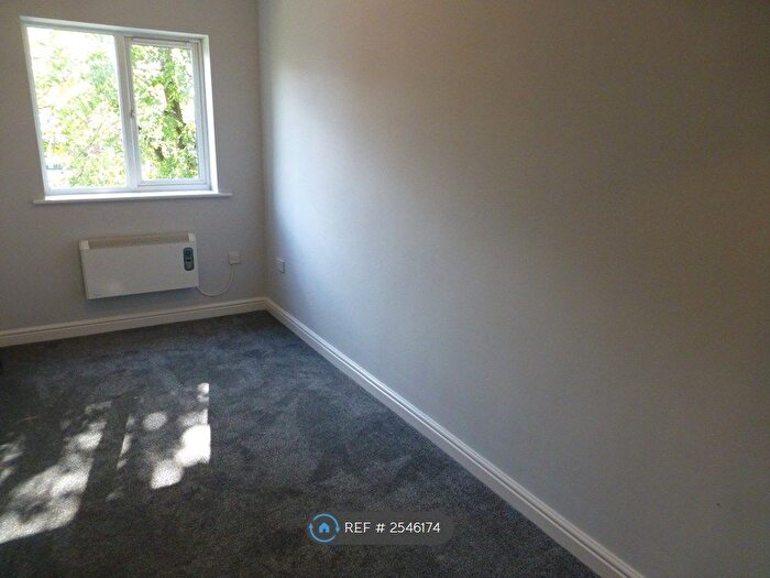 2 Bedroom Flat To Rent In Broad Street, Long Eaton, Nottingham, NG10
