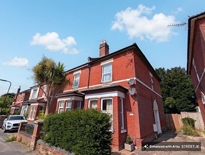 2 Bedroom Maisonette To Rent In St. Annes Road, Southampton, SO19