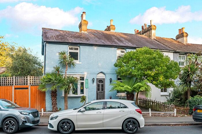 3 Bedroom Semi-Detached House For Sale In Walton-On-Thames, Surrey, KT12