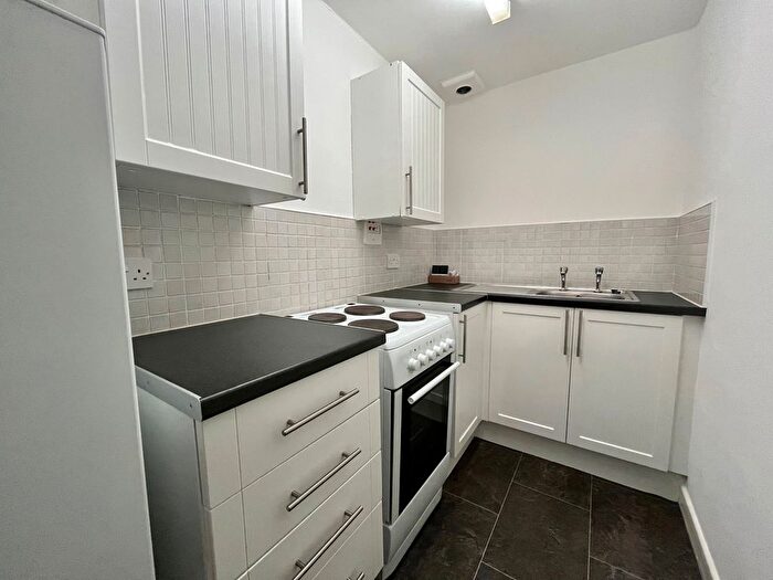 1 Bedroom Flat To Rent In Shields Road, Gateshead, NE10