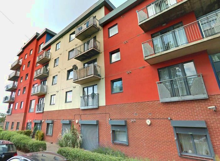 1 Bedroom Flat To Rent In Brook Court, Spring Place, IG11