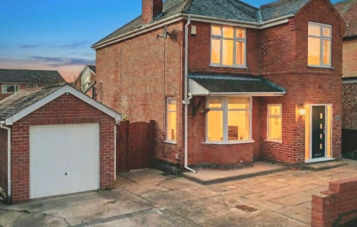 3 Bedroom Detached House For Sale In Doveridge Road, Carlton, Nottingham, NG4