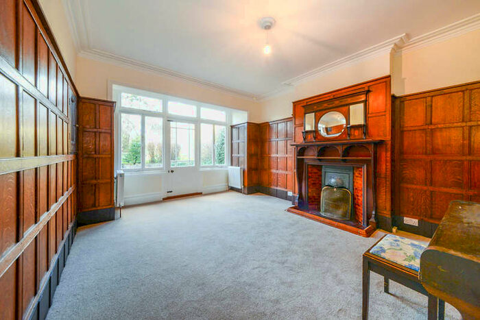 6 Bedroom Detached House To Rent In Avenue Road, AL1