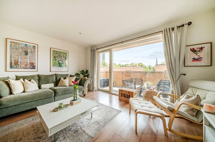 2 Bedroom Flat For Sale In Erith High Street, Erith, DA8