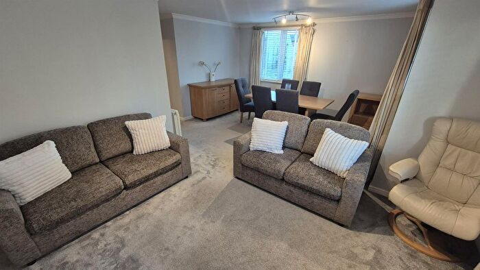2 Bedroom Flat To Rent In Livorno House, Ffordd Garthorne, Cardiff, CF10