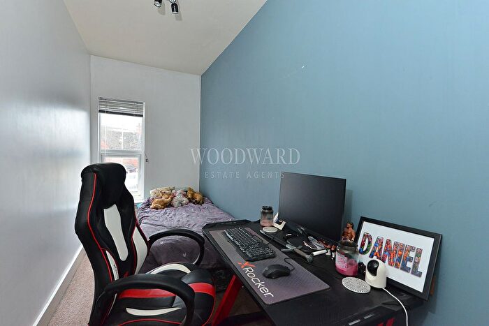 3 Bedroom Terraced House For Sale In Mansfield Road, Alfreton, DE55