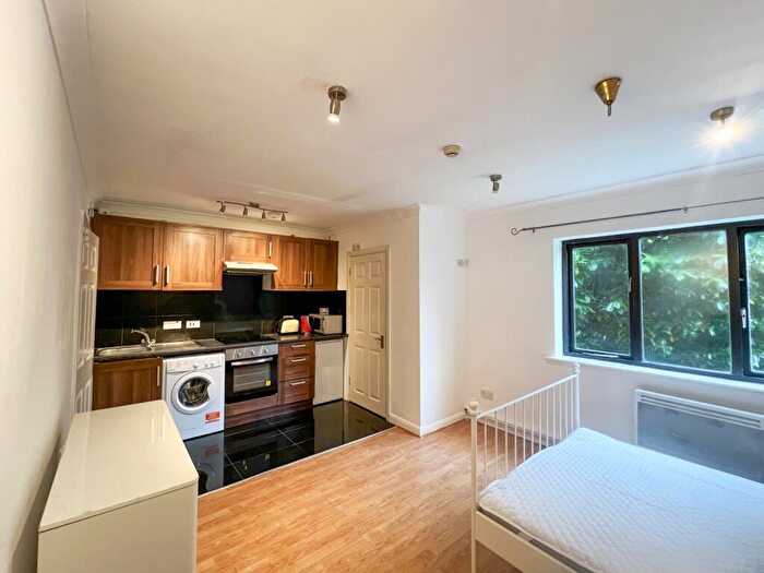 Studio To Rent In The Avenue, Northwood, HA6