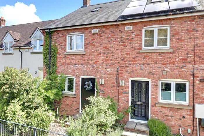 3 Bedroom Town House For Sale In Bury Bar, Newent, GL18