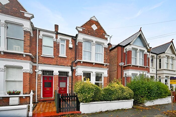 2 Bedroom Flat For Sale In Willcott Road, Acton, W3