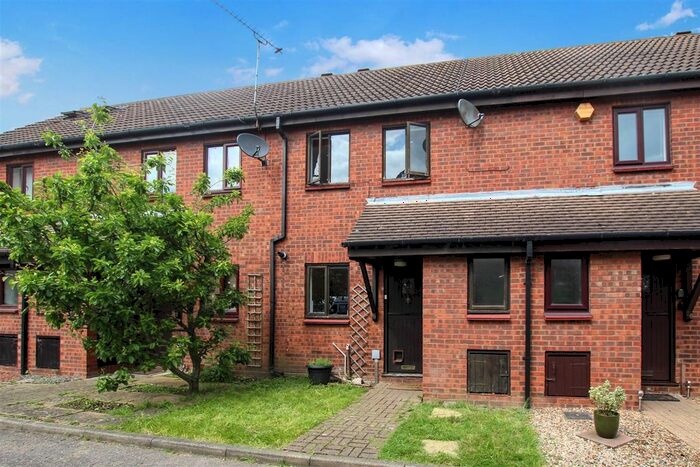 2 Bedroom Property To Rent In Wellington Place, Warley, Brentwood, CM14