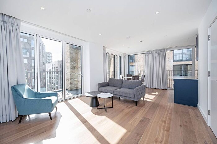 2 Bedroom Flat For Sale In Sovereign Court, Islington, London, WC1X