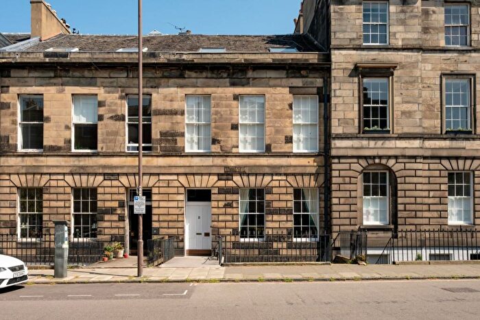 1 Bedroom Apartment For Sale In Brandon Street, New Town, Edinburgh, EH3