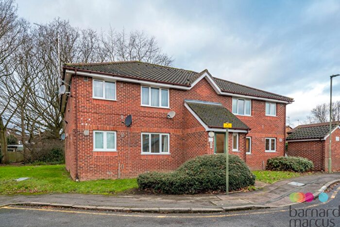 1 Bedroom Flat To Rent In Greenside Close, Whetstone, London, N20