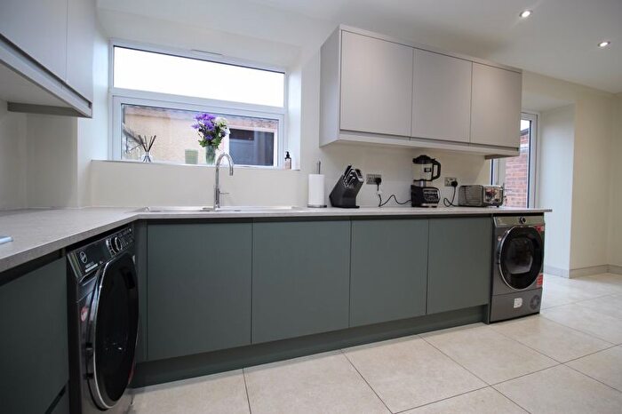 3 Bedroom Terraced House For Sale In Ellwood Close, Southampton, SO19