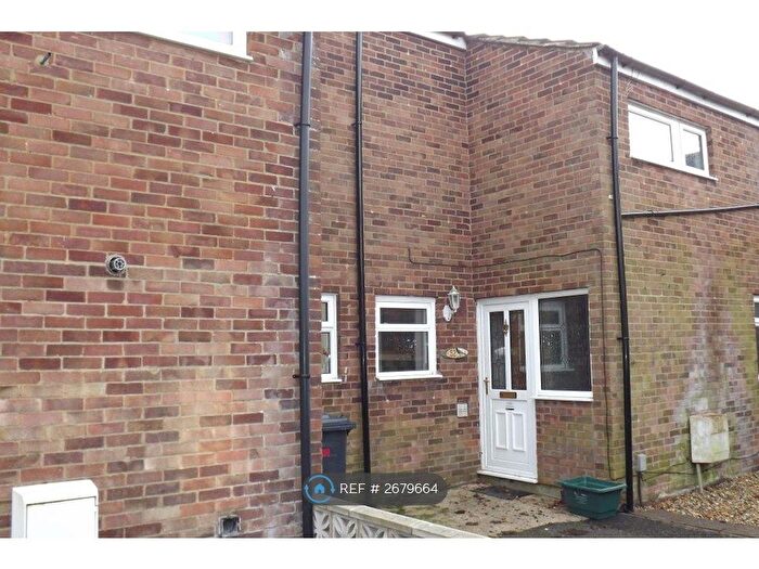 3 Bedroom Terraced House To Rent In Lilac Way, Basingstoke, RG23
