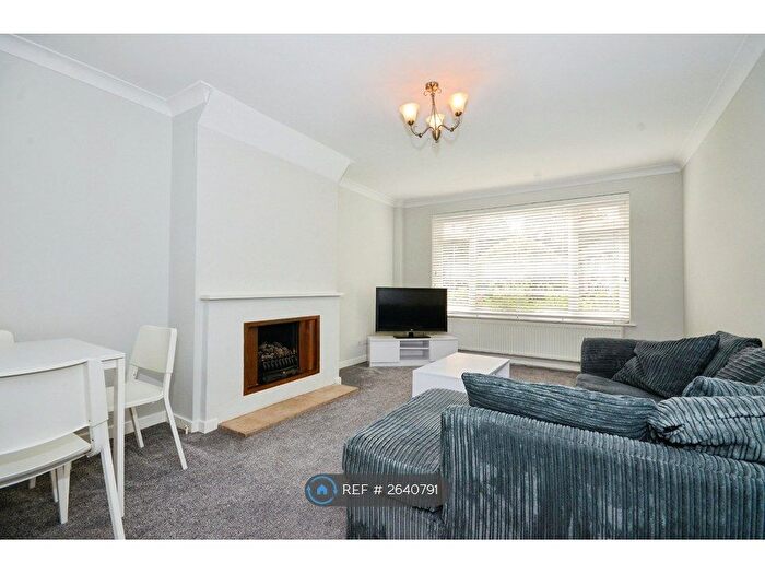 2 Bedroom Maisonette To Rent In Bromet Close, Watford, WD17