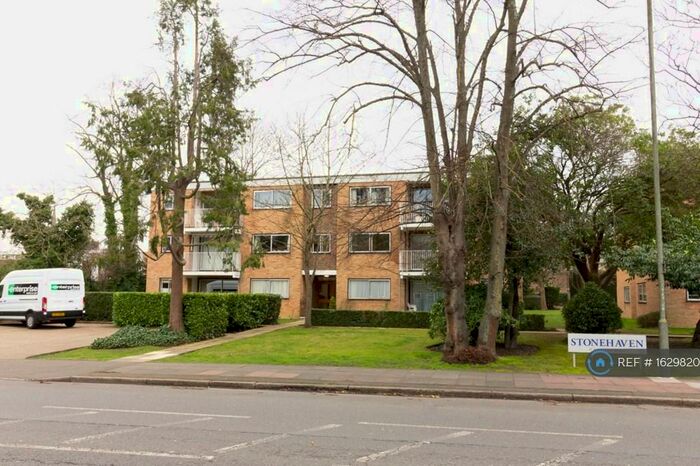 3 Bedroom Flat To Rent In Stonehaven, Beckenham, BR3
