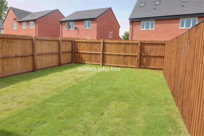 3 Bedroom Semi-Detached House To Rent In Lesley Weston, CW2