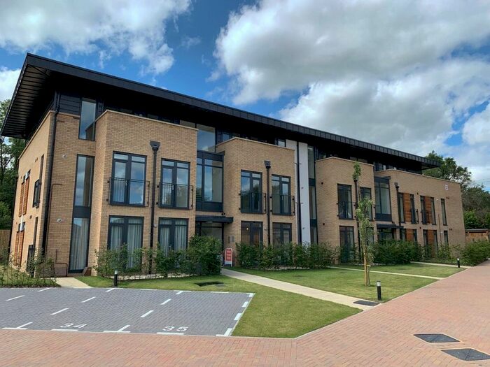 2 Bedroom Flat For Sale In Rye Common Lane, Crondall, Farnham GU10