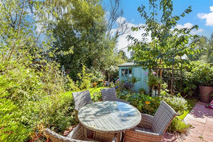 3 Bedroom Semi-detached House For Sale In Deerleap Lane, Rowland's Castle, Hampshire, PO9