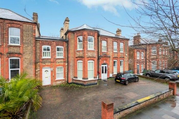 6 Bedroom Semi-Detached House To Rent In Westmount Road, Eltham SE9