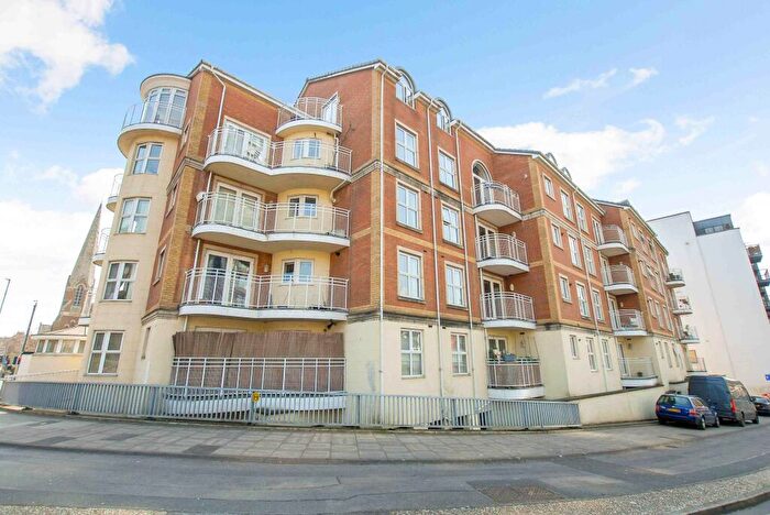 2 Bedroom Flat To Rent In Reading, Grantley Heights, RG1